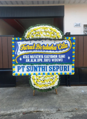 Papan Bunga Duka di Ujung Padang