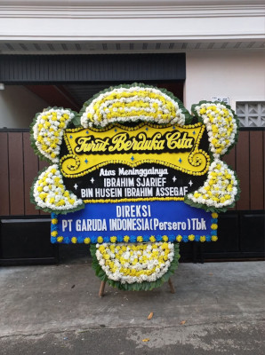 Papan Bunga Duka di Ujung Padang