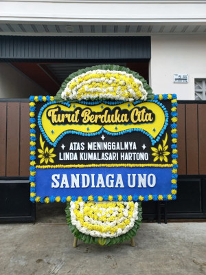 Papan Bunga Duka di Ujung Padang